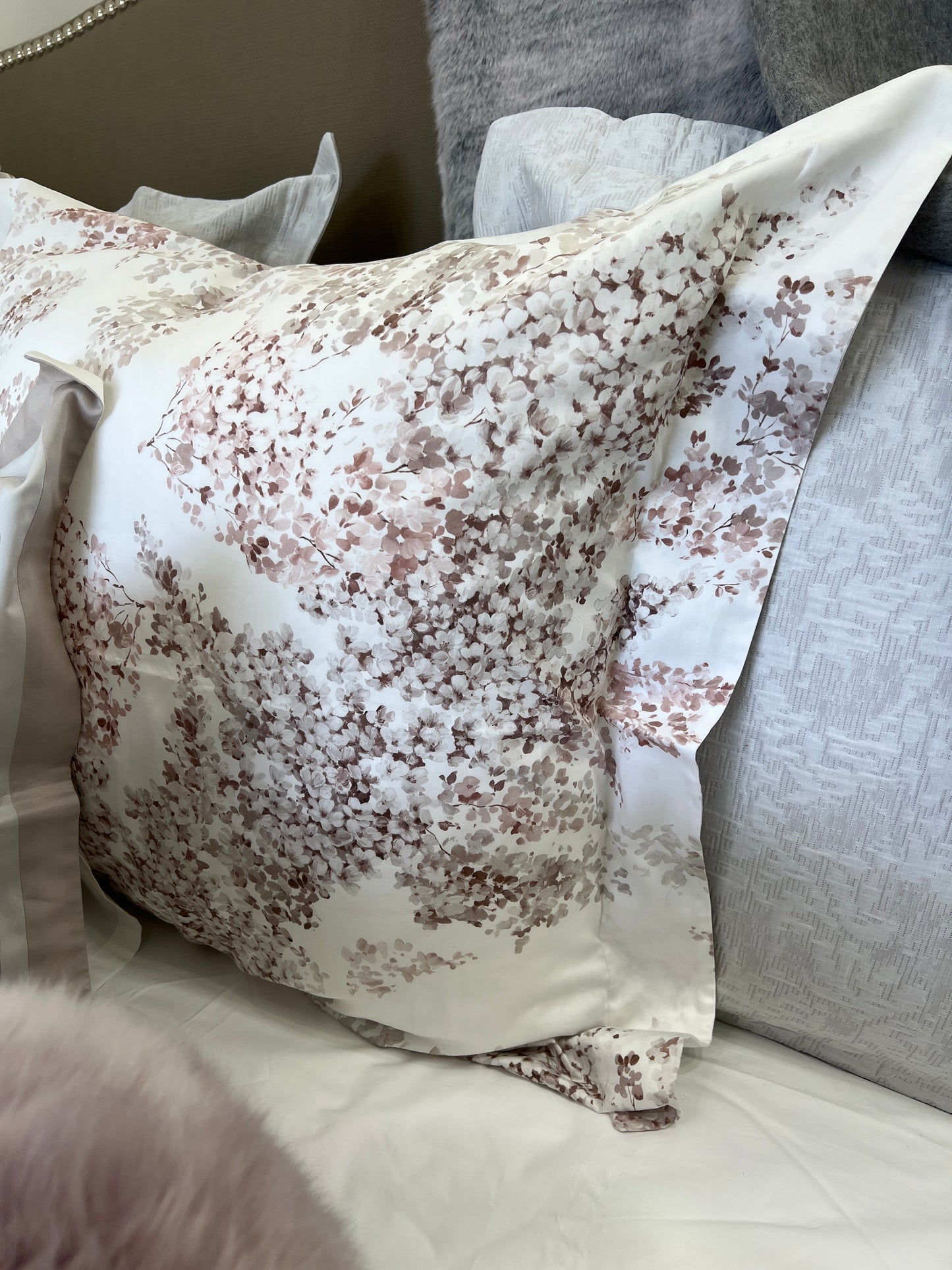 Glicine Rose Queen Quilt Set