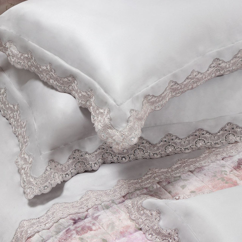 Aura Lace