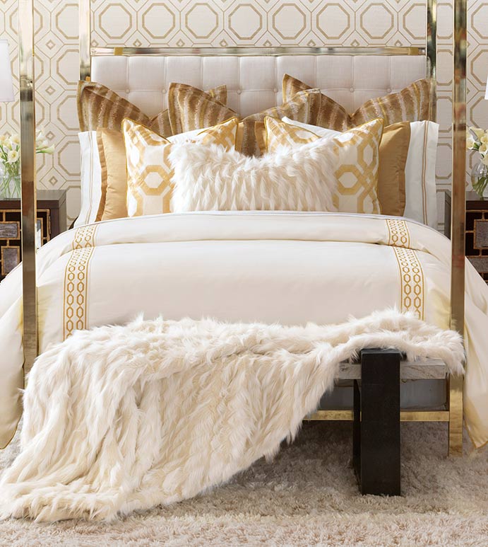 Luxe Faux Fur Throw